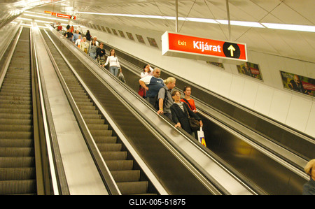 Budapest, 2004.09.10.
Felújították a Blaha Lujza téri állomást.-stock-foto