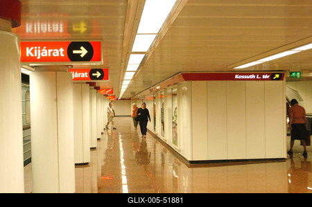 Budapest, 2004.09.10.
Felújították a Blaha Lujza téri állomást.-stock-foto