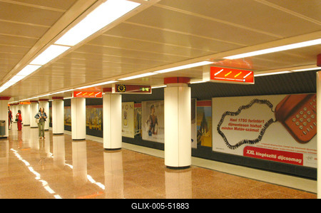 Budapest, 2004.09.10.
Felújították a Blaha Lujza téri állomást.-stock-foto