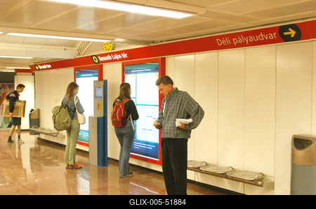 Budapest, 2004.09.10.
Felújították a Blaha Lujza téri állomást.-stock-foto