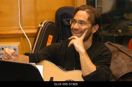 Budapest, 2003.11.10.
Al Di Meolát, a latin dallamok és a bossa nova mesterét régóta a világ egyik legvirtuózabb dzsesszgitárosaként tartják számon. Három évtizedes, dicsőséges pályafutásra tekinthet vissza.-stock-foto