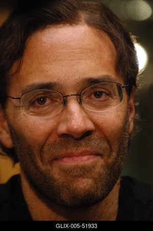 Budapest, 2003.11.10.
Al Di Meolát, a latin dallamok és a bossa nova mesterét régóta a világ egyik legvirtuózabb dzsesszgitárosaként tartják számon. Három évtizedes, dicsőséges pályafutásra tekinthet vissza.-stock-foto