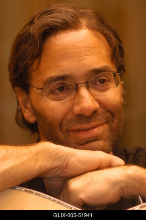 Budapest, 2003.11.10.
Al Di Meolát, a latin dallamok és a bossa nova mesterét régóta a világ egyik legvirtuózabb dzsesszgitárosaként tartják számon. Három évtizedes, dicsőséges pályafutásra tekinthet vissza.-stock-foto
