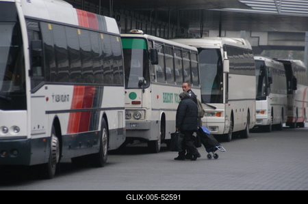 Buszpályaudvar-stock-foto