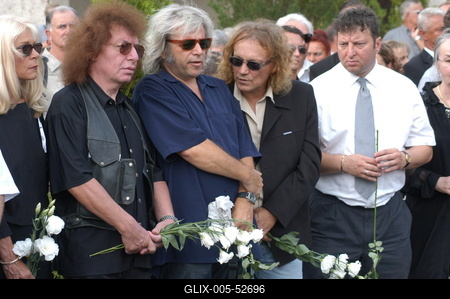 Cserháti Zsuzsa temetése-stock-foto