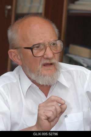 Budapest, 2004.06.15.
Dános Kornél professzor, a Semmelweis Orvostudományi Egyetem Nyelvi Kommunikációs Központjának igazgatója.-stock-foto