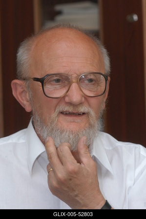 Budapest, 2004.06.15.
Dános Kornél professzor, a Semmelweis Orvostudományi Egyetem Nyelvi Kommunikációs Központjának igazgatója.-stock-foto