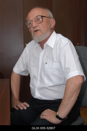 Budapest, 2004.06.15.
Dános Kornél professzor, a Semmelweis Orvostudományi Egyetem Nyelvi Kommunikációs Központjának igazgatója.-stock-foto