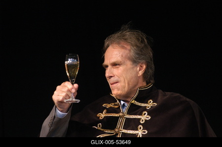 Pezsgő Lovagok avatása-stock-foto