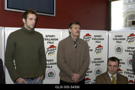 Agyagba tenyerelt a két Kásás-stock-foto