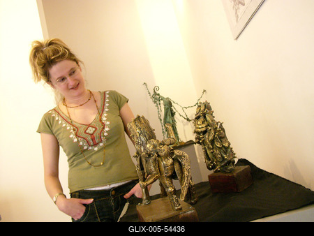 Pal Kepenyes kiállítása az OCTOGONart galériában-stock-foto