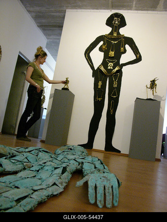 Pal Kepenyes kiállítása az OCTOGONart galériában-stock-foto