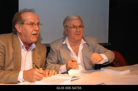 Könyvbemutató-stock-foto