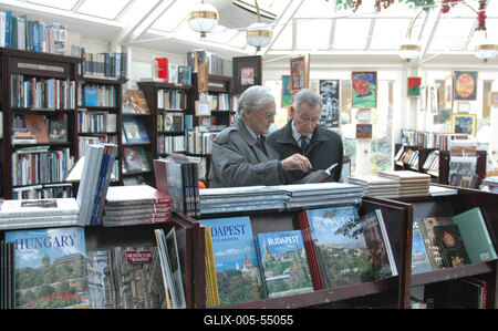 Litea Teázó és Könyvesbolt-stock-foto