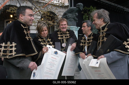 Pezsgő Lovagok avatása-stock-foto