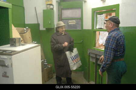 MÉH átvevőhely a Ferencvárosban-stock-foto