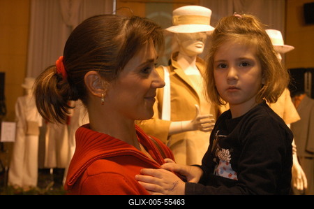 Nagy Tímea lányával-stock-foto