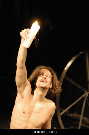 Budapest, 2004.02.11.
A Napszínház 2004. február 26-án mutatta be Donatien-Alphonse-François de Sade Justine című műve alapján készült előadását a Thália Régi Stúdióban. 
Szereplők: Pálfi Kati, Csontos Róbert, Fodor Krisztina, Dévai Balázs-stock-foto