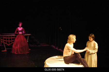 Budapest, 2004.02.11.
A Napszínház 2004. február 26-án mutatta be Donatien-Alphonse-François de Sade Justine című műve alapján készült előadását a Thália Régi Stúdióban. 
Szereplők: Pálfi Kati, Csontos Róbert, Fodor Krisztina, Dévai Balázs-stock-foto