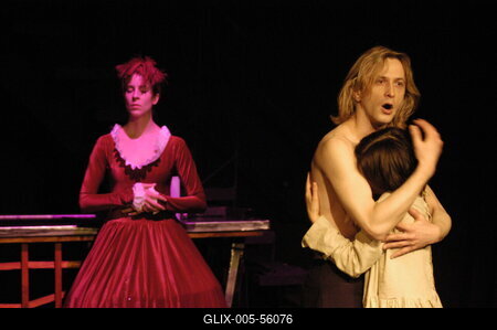 Budapest, 2004.02.11.
A Napszínház 2004. február 26-án mutatta be Donatien-Alphonse-François de Sade Justine című műve alapján készült előadását a Thália Régi Stúdióban. 
Szereplők: Pálfi Kati, Csontos Róbert, Fodor Krisztina, Dévai Balázs-stock-foto