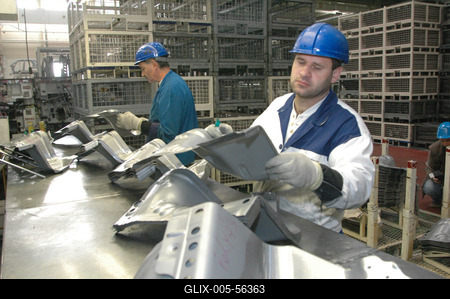 Suzuki esztergomi gyára-stock-foto