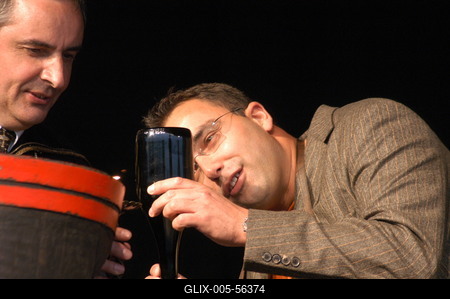 Pezsgő Lovagok avatása-stock-foto