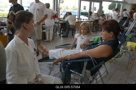 Véradás a Tesco-ban-stock-foto