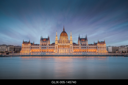 A Parlament épülete kék órában-stock-foto
