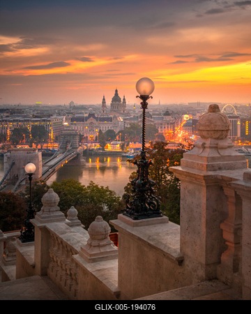 Hajnali fények a budai várból-stock-foto