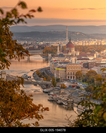 Őszi reggel Budapesten-stock-foto
