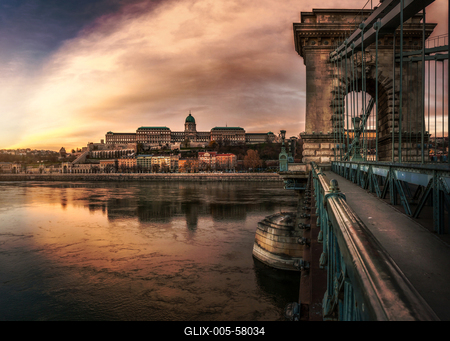 Budapest, Lánchíd-stock-foto