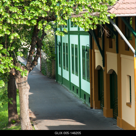 Gyula, házak az Élővíz-csatorna partján-stock-foto