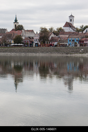 Szentendre látványa a Szentendrei-szigetről-stock-foto