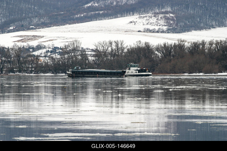 Jégzajlás a Dunakanyarban-stock-foto