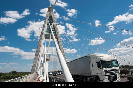 Megyeri híd-stock-foto