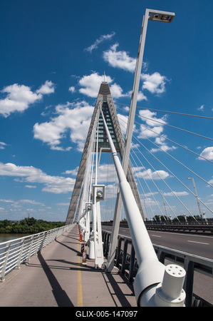 Megyeri híd-stock-foto