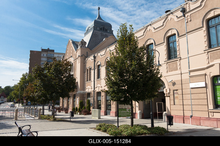 Gödöllő, az Erzsébet Királyné Szálloda a Szabadság téren-stock-foto