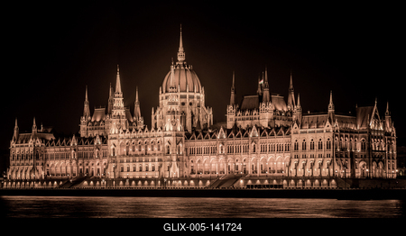Budapest Pairlament at night-stock-foto