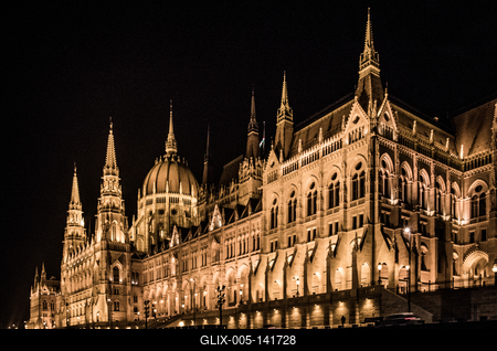 Budapest Pairlament at night-stock-foto