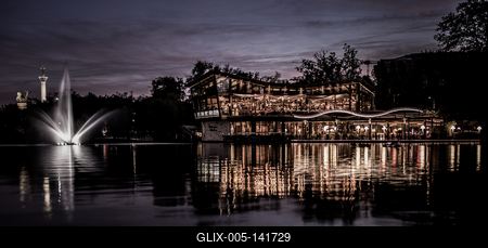 Evening in the City park-stock-foto