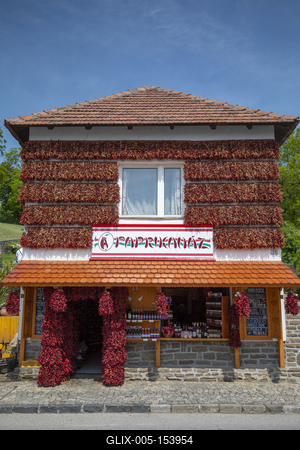 Tihany is a village on the northern shore of Lake Balaton on the Tihany Peninsula (Hungary, Veszprém County). The whole peninsula is a historical district.The center of the district is the Benedictine Tihany Abbey, which was founded in 1055 AD by András (Andrew) I, who is buried in the crypt. The founding charter of this abbey is the first extant record of Hungarian language, preserved in Pannonhalma Benedictine Archabbey. The church itself was rebuilt in baroque style in 1754. The still functioning abbey is a popular tourist attraction due to its historical and artistic significance. It also has the best view of Lake Balaton.-stock-foto