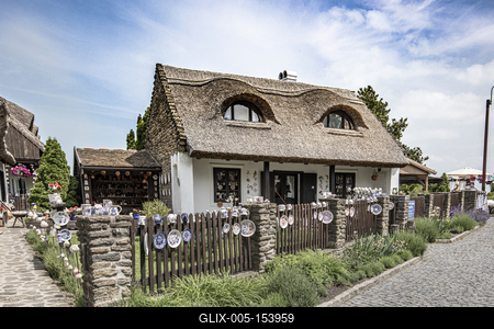 Tihany is a village on the northern shore of Lake Balaton on the Tihany Peninsula (Hungary, Veszprém County). The whole peninsula is a historical district.The center of the district is the Benedictine Tihany Abbey, which was founded in 1055 AD by András (Andrew) I, who is buried in the crypt. The founding charter of this abbey is the first extant record of Hungarian language, preserved in Pannonhalma Benedictine Archabbey. The church itself was rebuilt in baroque style in 1754. The still functioning abbey is a popular tourist attraction due to its historical and artistic significance. It also has the best view of Lake Balaton.-stock-foto