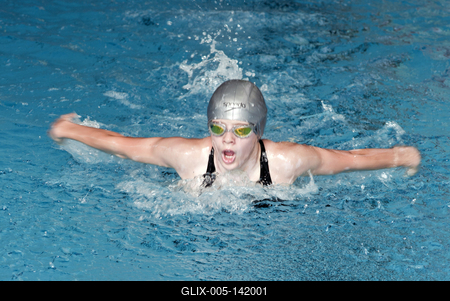 Magyarország több  településén épülhet uszoda-stock-foto