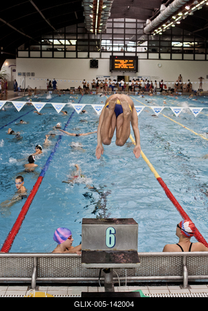 Magyarország több  településén épülhet uszoda-stock-foto