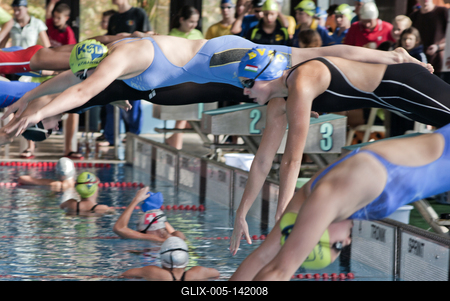 Magyarország több  településén épülhet uszoda-stock-foto
