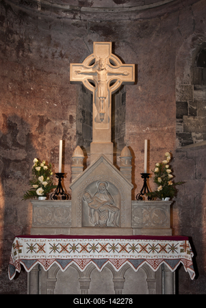 Felújítják a csodaszép, 800 éves jáki templomot-stock-foto