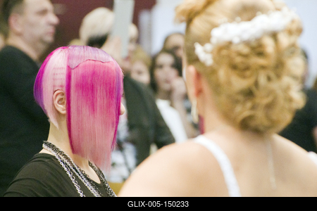 Magyarország legnagyobb szépségipari kiállítása zajlott 2018.10.26-28 között a HUNGEXPO G pavilonjában. A nagyszabású rendezvényen az iparág három nagyobb területe (kozmetika, fodrászat, kéz és lábápolás) adott egymásnak találkozót, és felvonultatta innovációit, valamint legjobb termékeit a szakembereknek, és az érdeklődő, minden korosztályt és nemet képviselő nagyközönségnek.-stock-foto