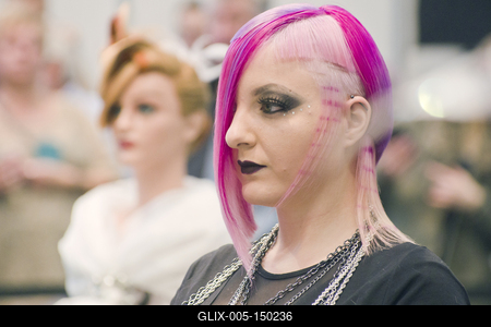 Magyarország legnagyobb szépségipari kiállítása zajlott 2018.10.26-28 között a HUNGEXPO G pavilonjában. A nagyszabású rendezvényen az iparág három nagyobb területe (kozmetika, fodrászat, kéz és lábápolás) adott egymásnak találkozót, és felvonultatta innovációit, valamint legjobb termékeit a szakembereknek, és az érdeklődő, minden korosztályt és nemet képviselő nagyközönségnek.-stock-foto