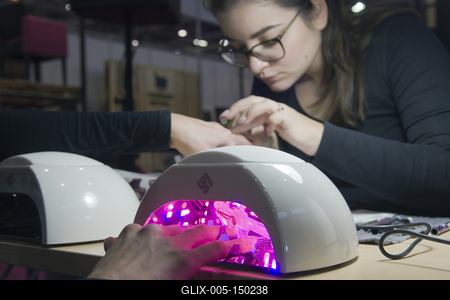 Magyarország legnagyobb szépségipari kiállítása zajlott 2018.10.26-28 között a HUNGEXPO G pavilonjában. A nagyszabású rendezvényen az iparág három nagyobb területe (kozmetika, fodrászat, kéz és lábápolás) adott egymásnak találkozót, és felvonultatta innovációit, valamint legjobb termékeit a szakembereknek, és az érdeklődő, minden korosztályt és nemet képviselő nagyközönségnek.-stock-foto