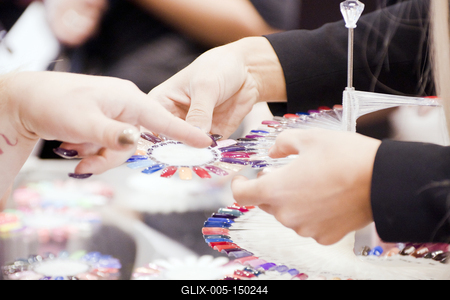 Magyarország legnagyobb szépségipari kiállítása zajlott 2018.10.26-28 között a HUNGEXPO G pavilonjában. A nagyszabású rendezvényen az iparág három nagyobb területe (kozmetika, fodrászat, kéz és lábápolás) adott egymásnak találkozót, és felvonultatta innovációit, valamint legjobb termékeit a szakembereknek, és az érdeklődő, minden korosztályt és nemet képviselő nagyközönségnek.-stock-foto